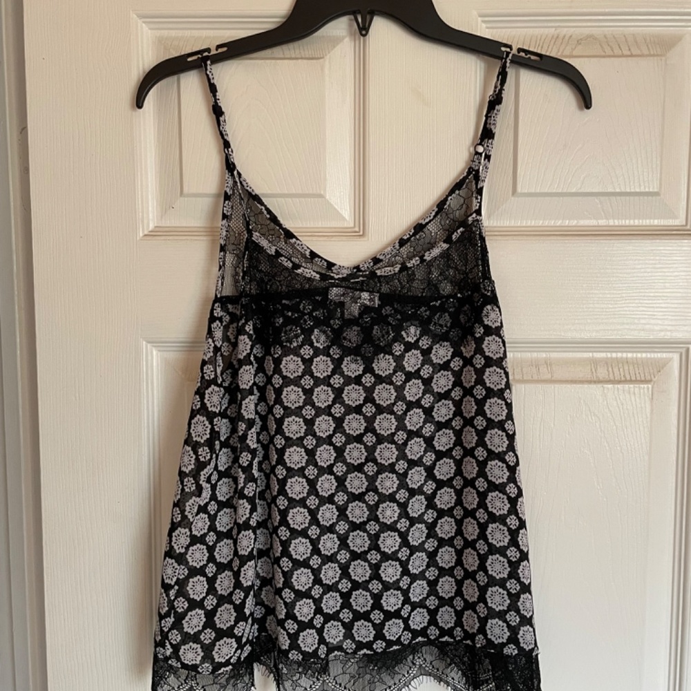 Tank tops - Picture 6 of 6